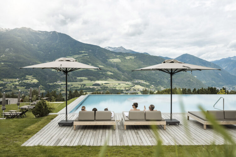 aki family resort